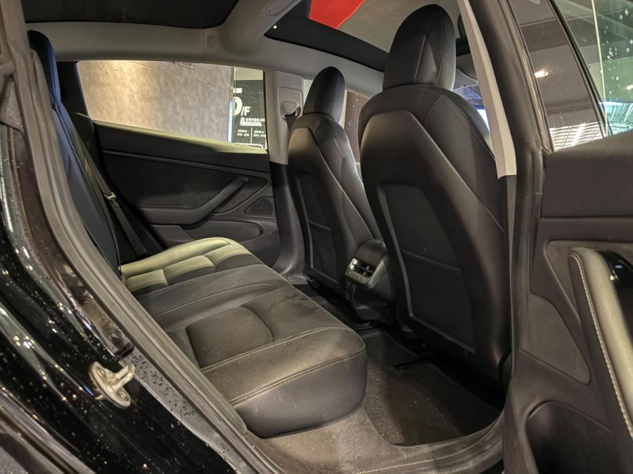Model 3 Standard Range Plus - Image 4